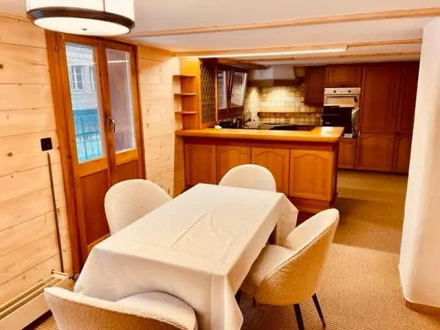 Charming Promenade Palace View 160m2