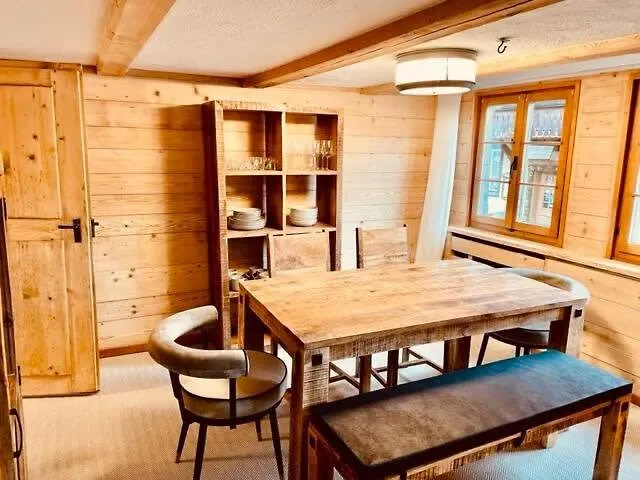 Charming Promenade Palace View 160m2 Lägenhet Gstaad