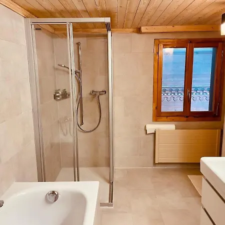 Charming Promenade Palace View 160m2 Lägenhet Gstaad