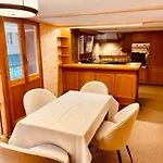 Charming Promenade Palace View 160m2