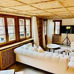 Charming Promenade Palace View 160m2 شقة